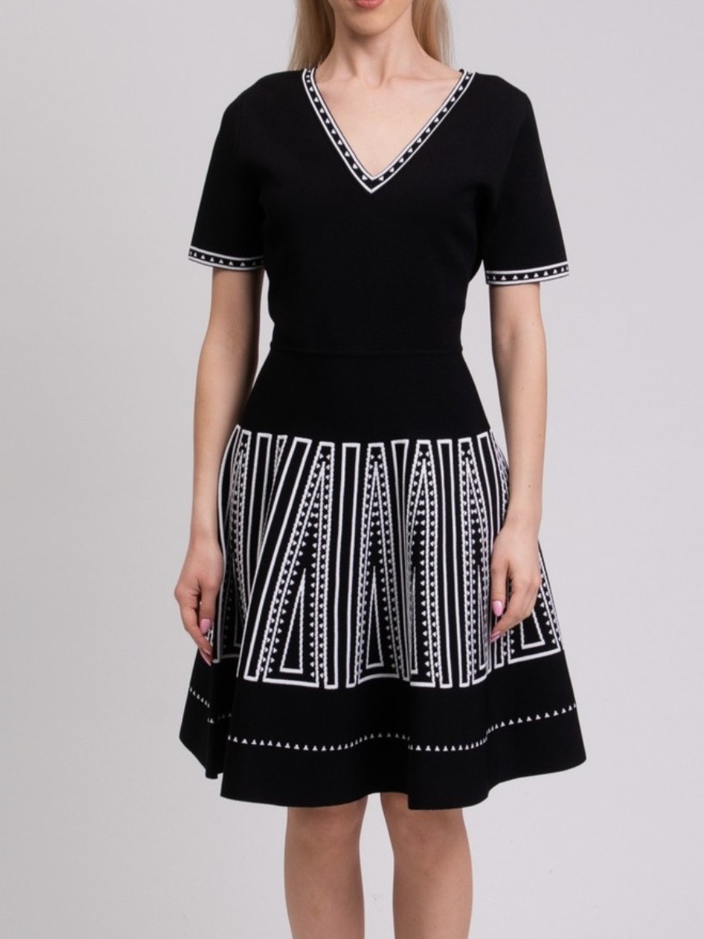 CAROLINA HERRERA Sz L Dress Jacquard Knit Fit Flare Black White Classic Luxury.